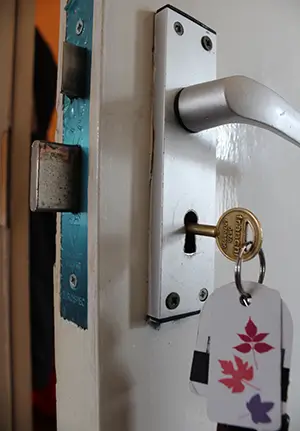 Can a locksmith cut a key from a lock?